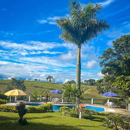 Finca Hotel Palmas Frente A Panaca Quimbaya Extérieur photo